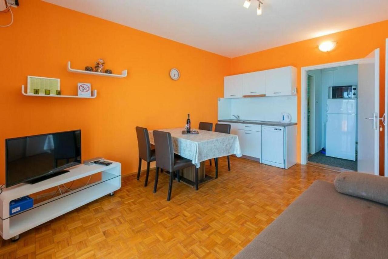 Apartment Mira Crikvenica Exteriör bild